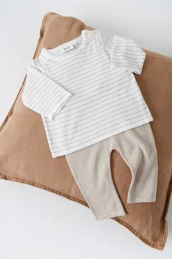 Baby trui bruin