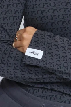Elisa Tee Black